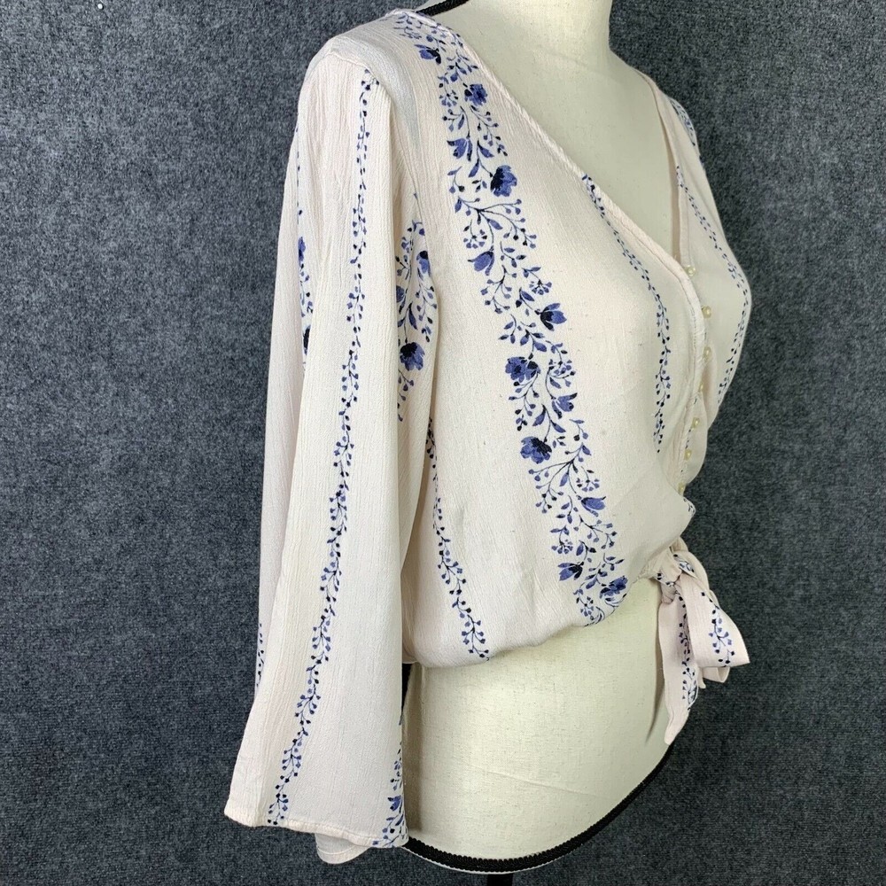 American Eagle Outfitters Cream and Blue Blouse - Picture 5 of 10